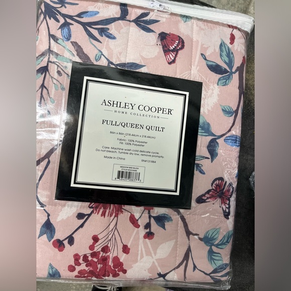 NEW Ashley Cooper full size quilt - Picture 1 of 2